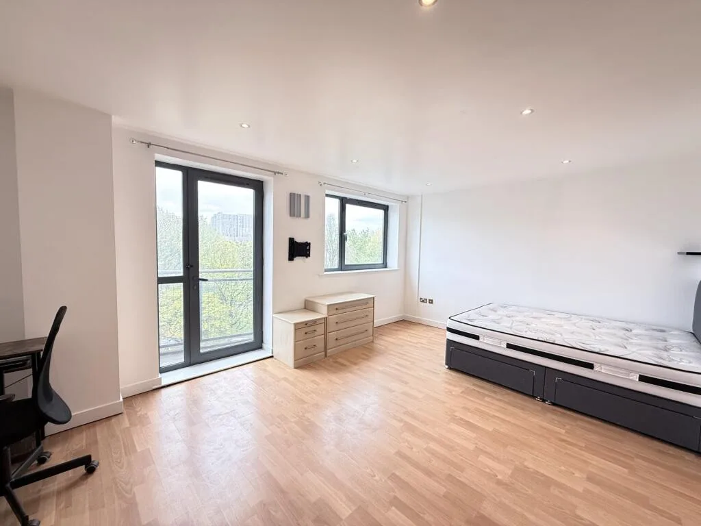 Studio flat for rent