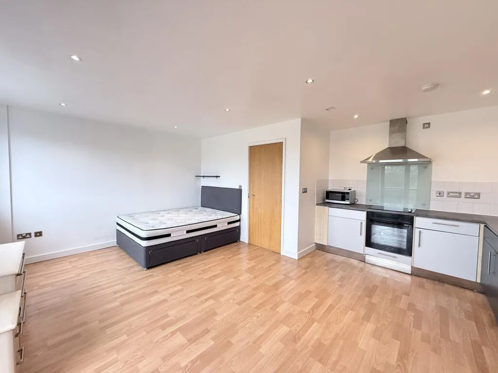 Studio flat for rent