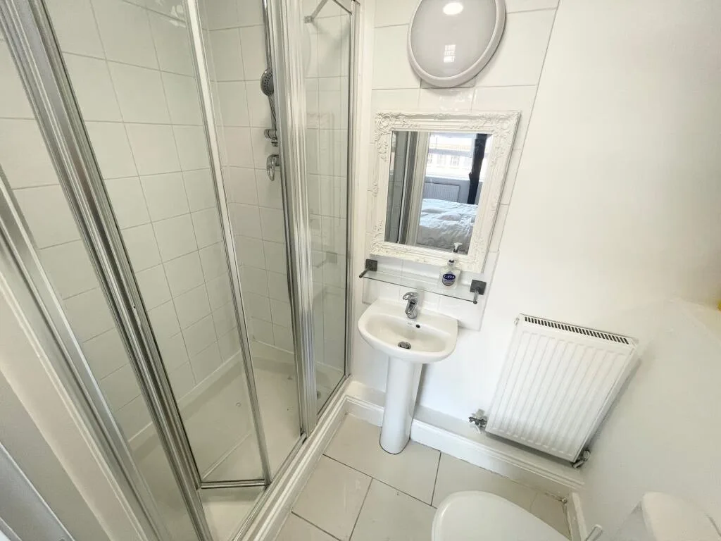 2 bedroom house for rent
