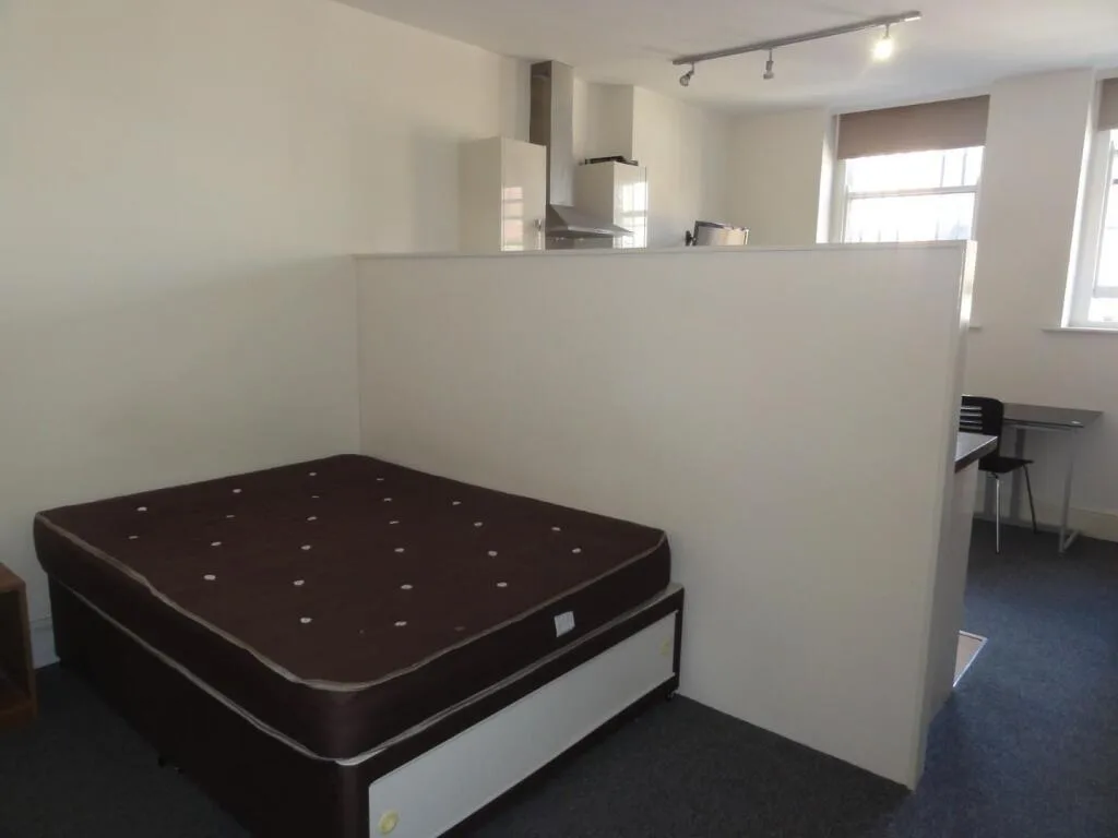 Studio flat for rent