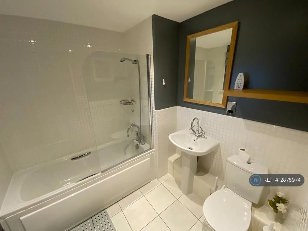 2 bedroom penthouse for rent