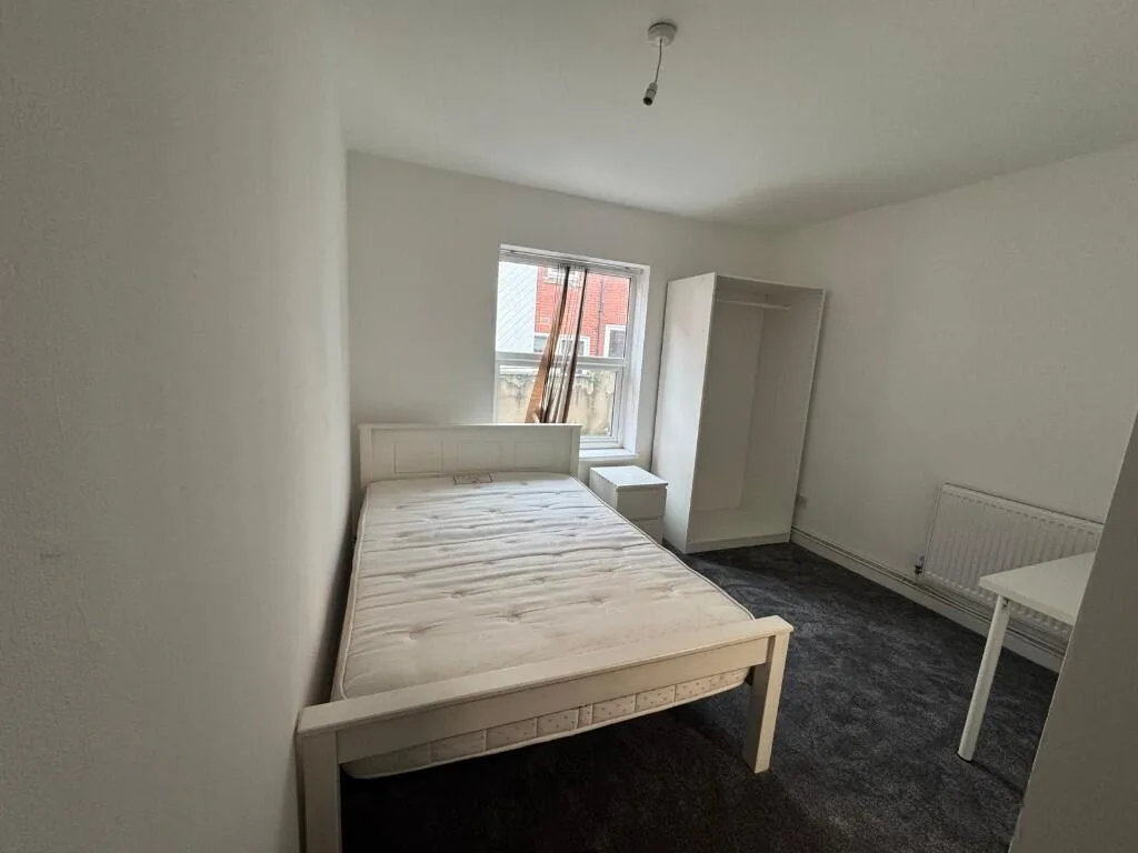 6 bedroom apartment for rent