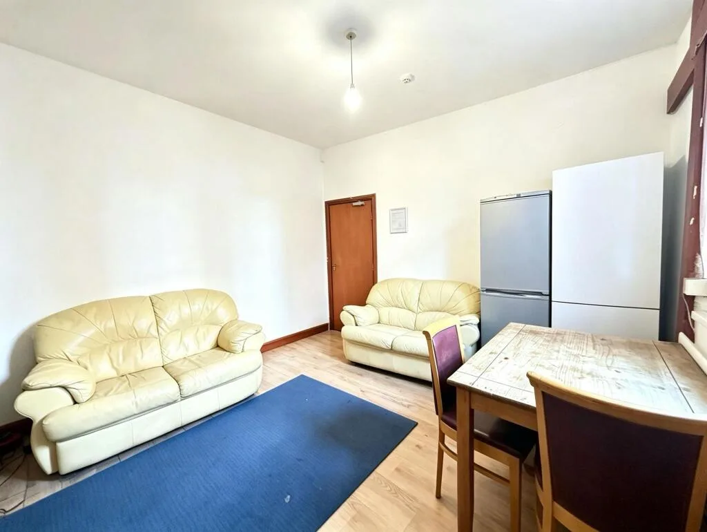 1 bedroom house share for rent