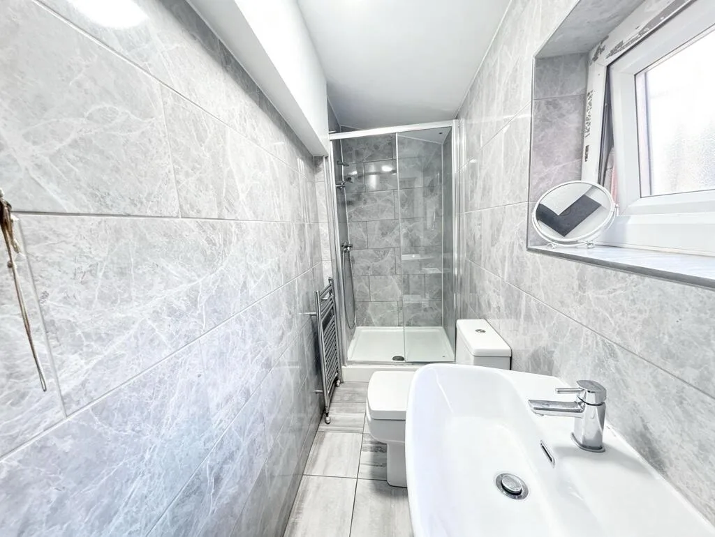 1 bedroom house share for rent
