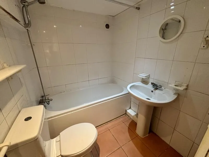 1 bedroom house share for rent