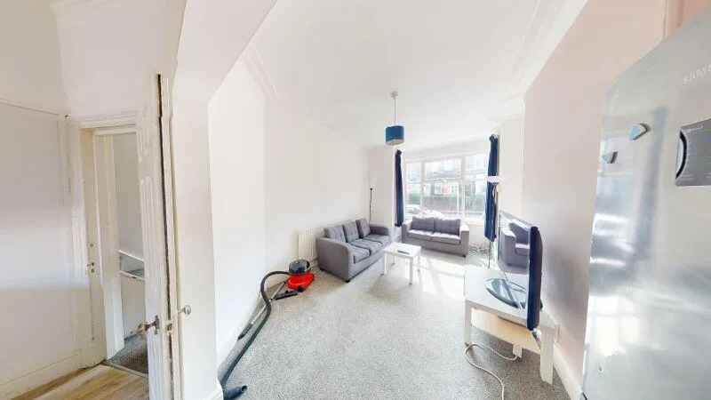 1 bedroom house share for rent