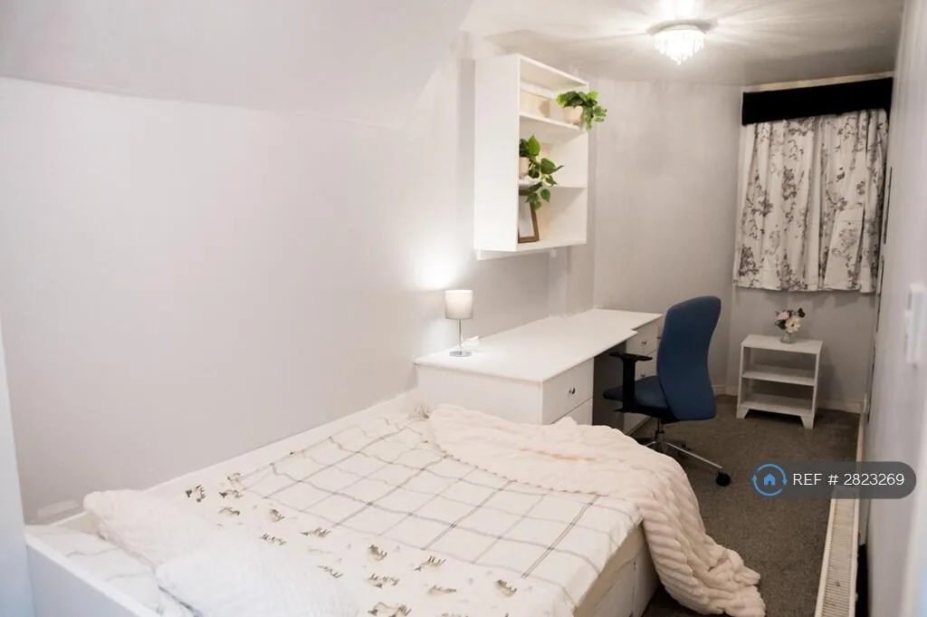 1 bedroom house share for rent