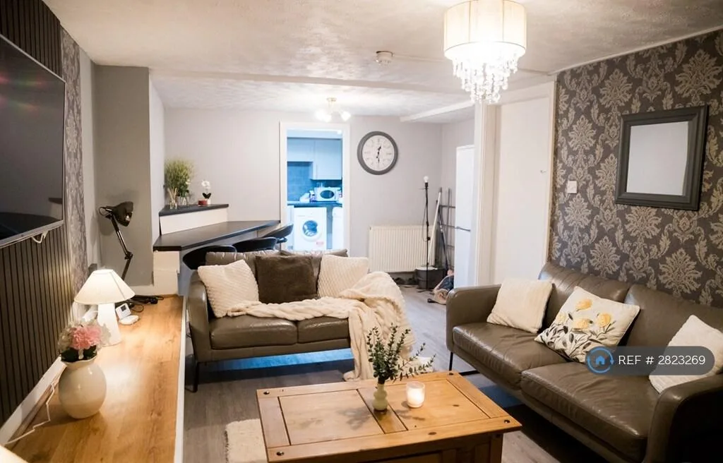 1 bedroom house share for rent