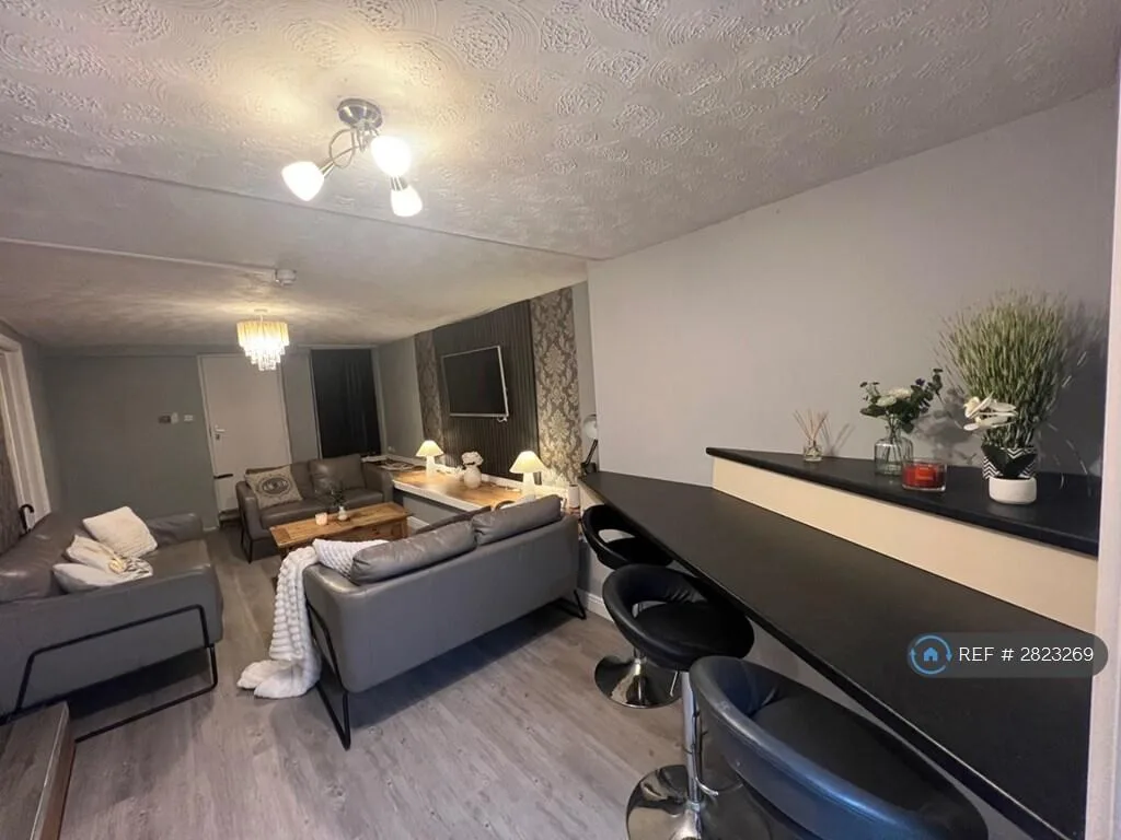 1 bedroom house share for rent
