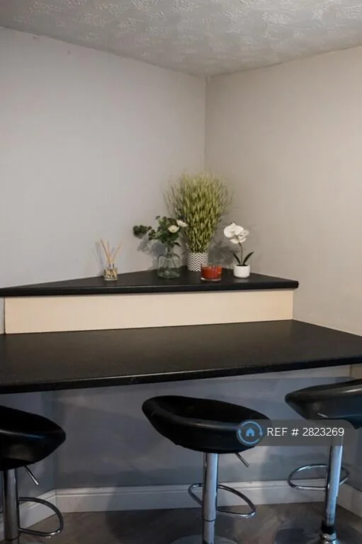 1 bedroom house share for rent