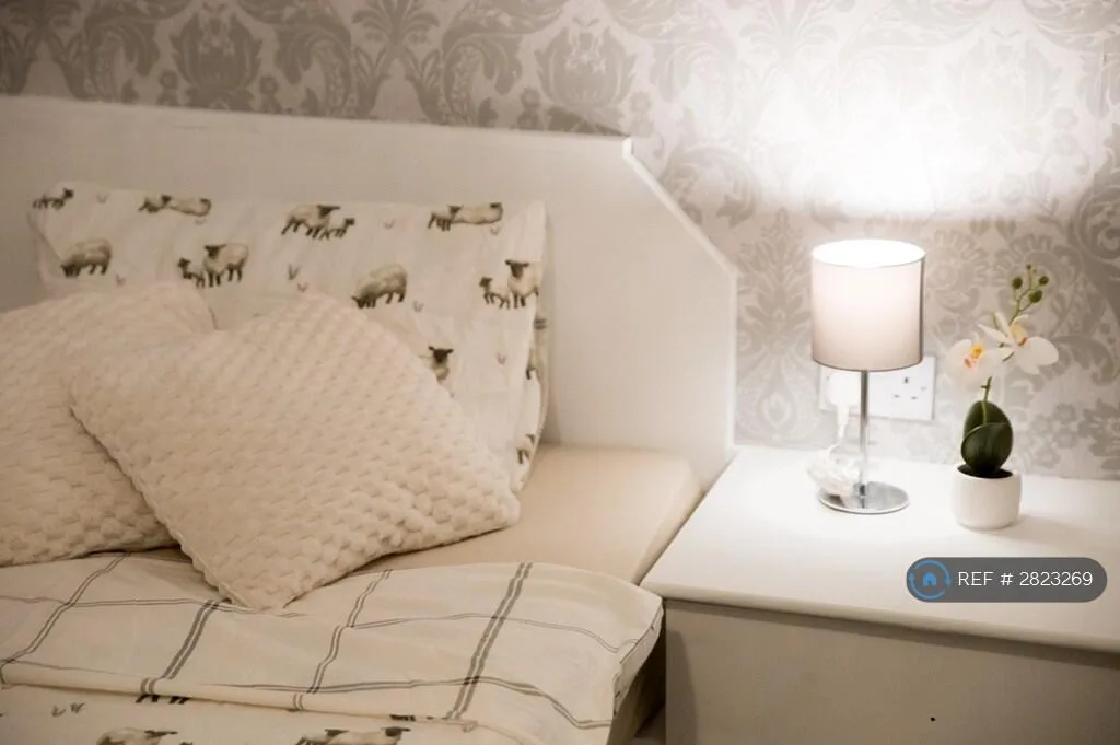 1 bedroom house share for rent
