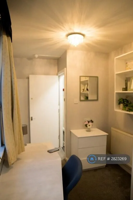 1 bedroom house share for rent