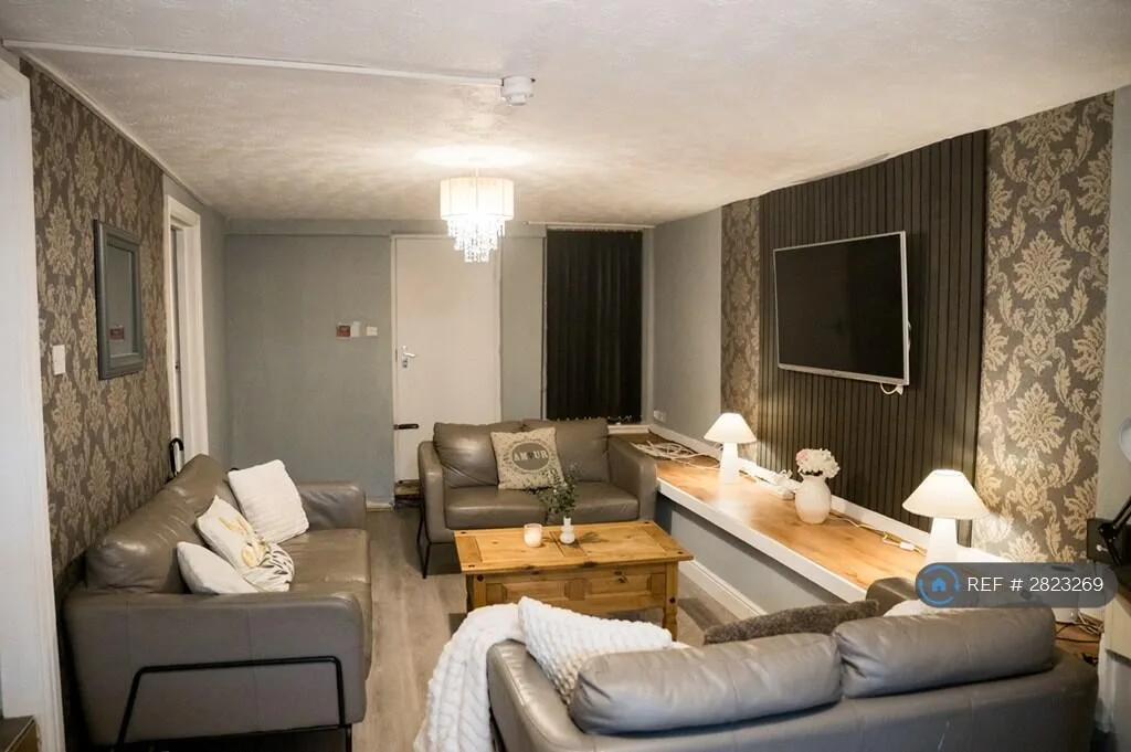 1 bedroom house share for rent
