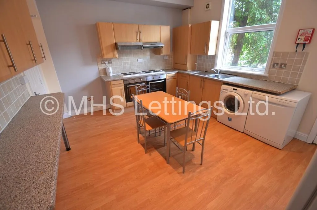 1 bedroom house share for rent