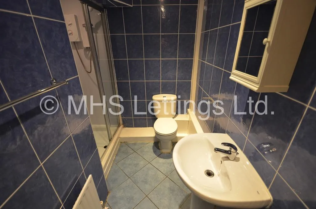 1 bedroom house share for rent