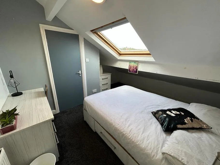 1 bedroom house share for rent