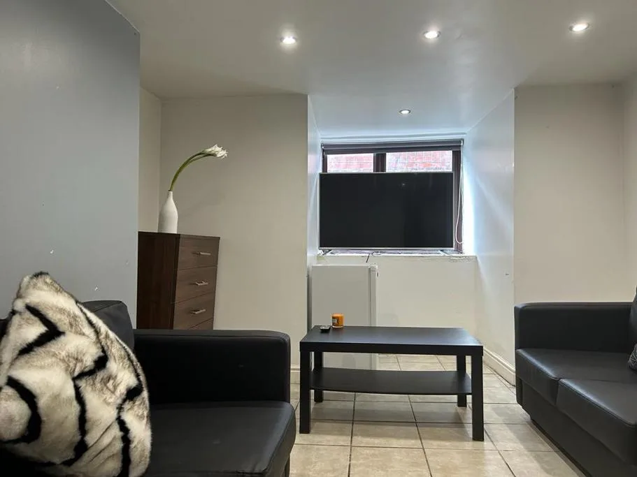 1 bedroom house share for rent