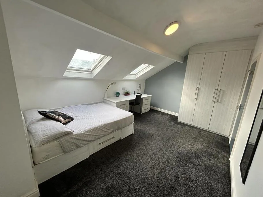 1 bedroom house share for rent