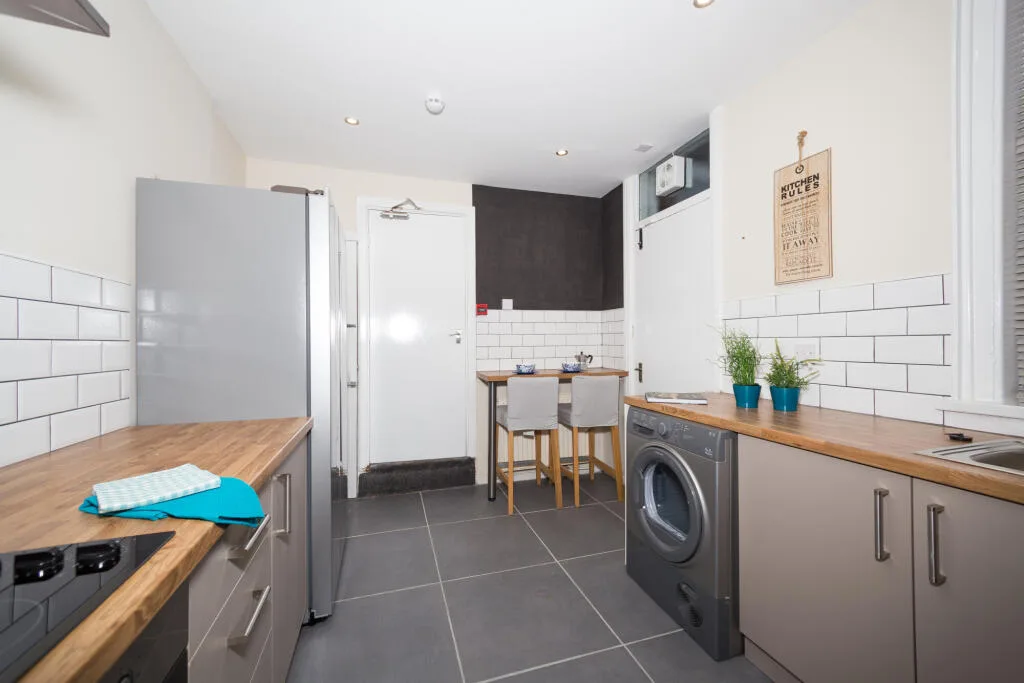 1 bedroom house share for rent