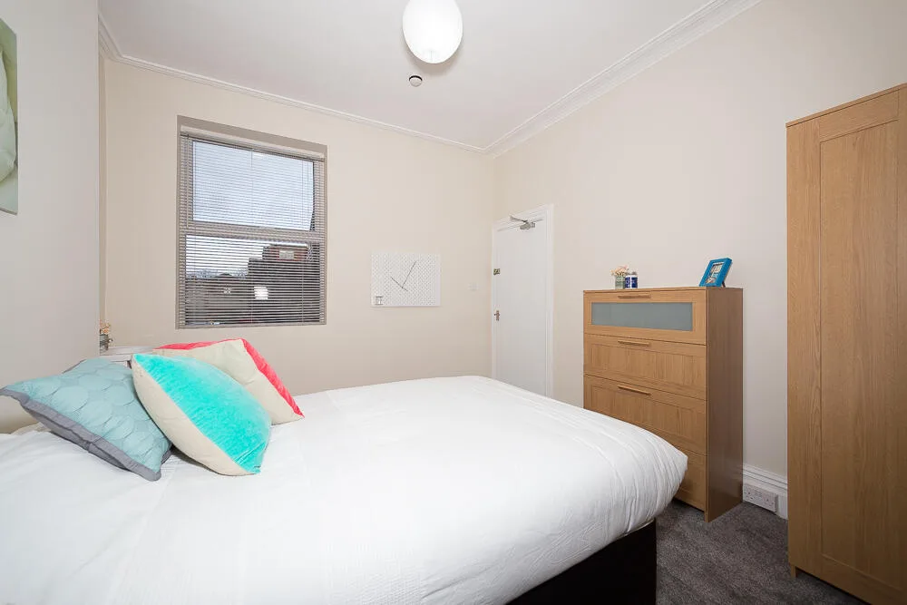 1 bedroom house share for rent