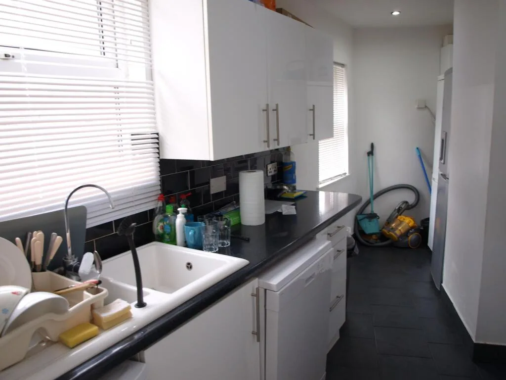 7 bedroom terraced house for rent