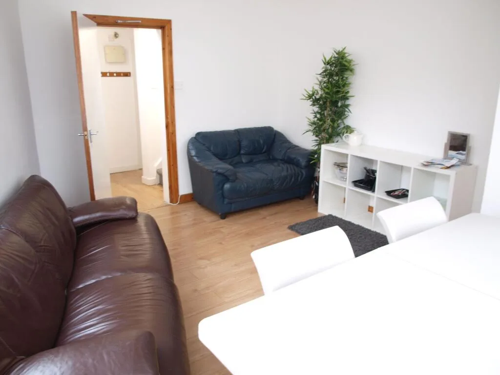 7 bedroom terraced house for rent