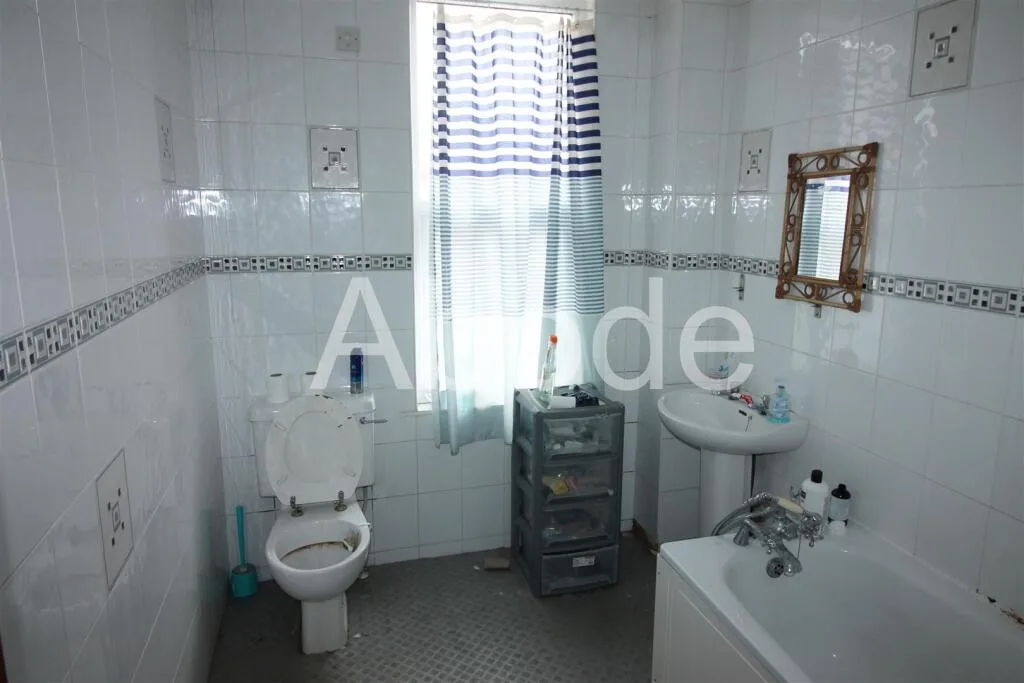 2 bedroom house for rent