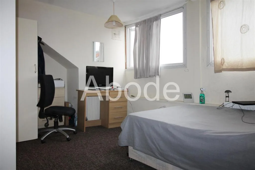 2 bedroom house for rent