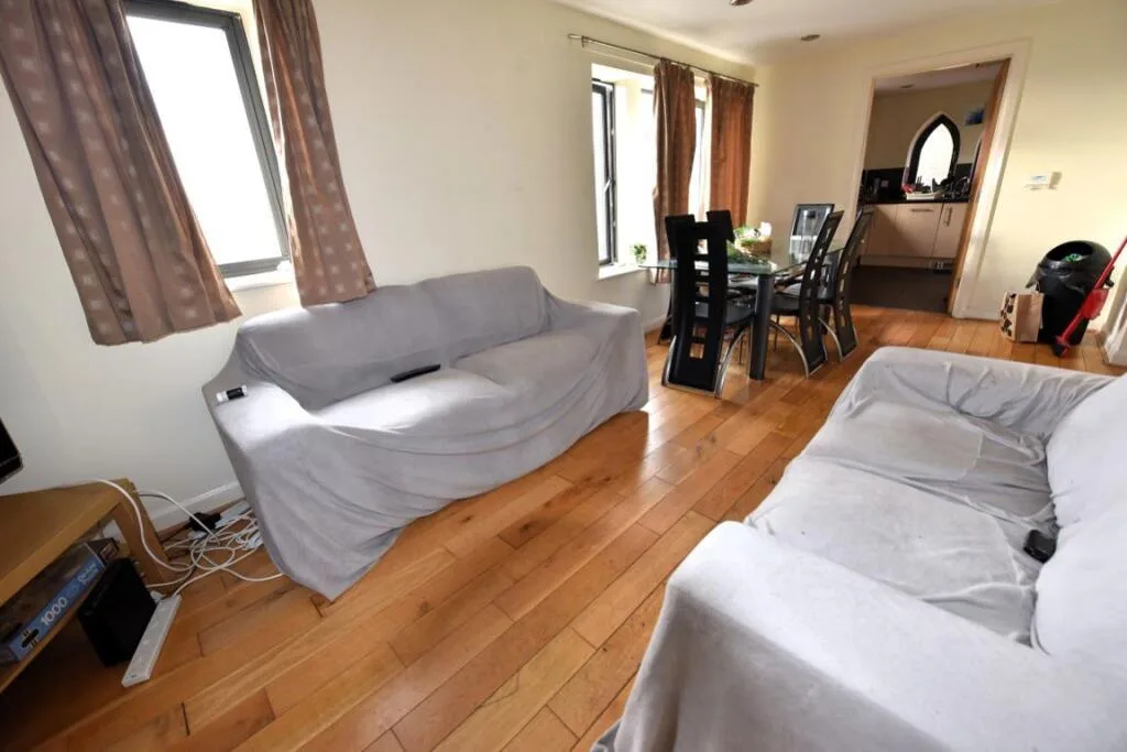 5 bedroom flat for rent