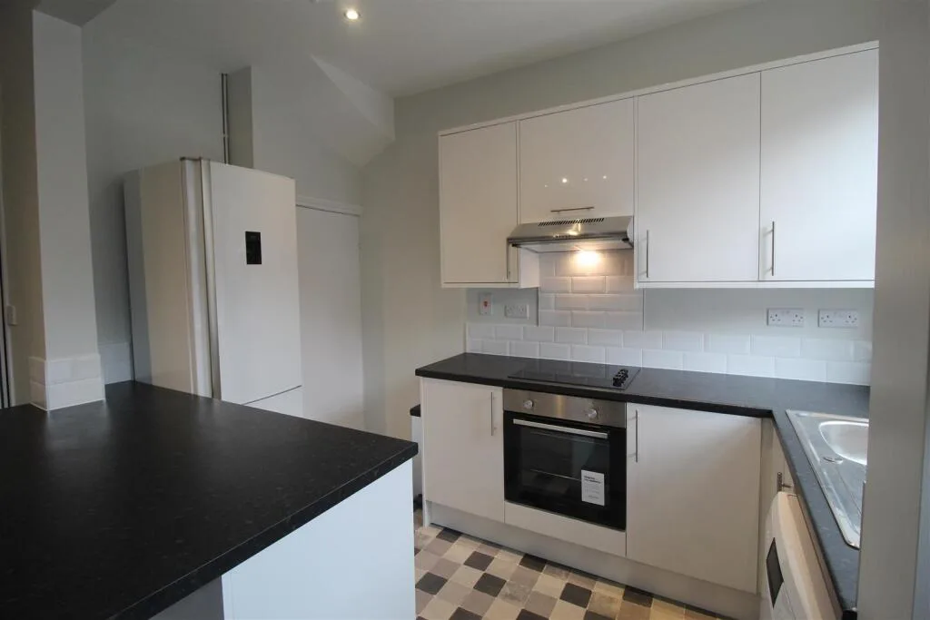 1 bedroom house share for rent