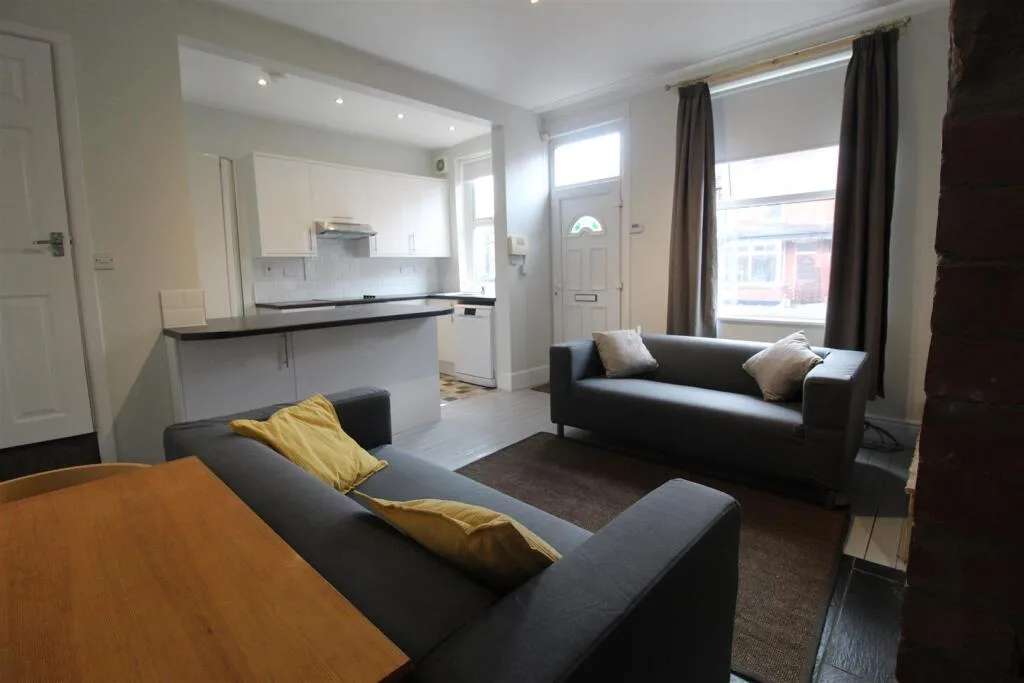1 bedroom house share for rent