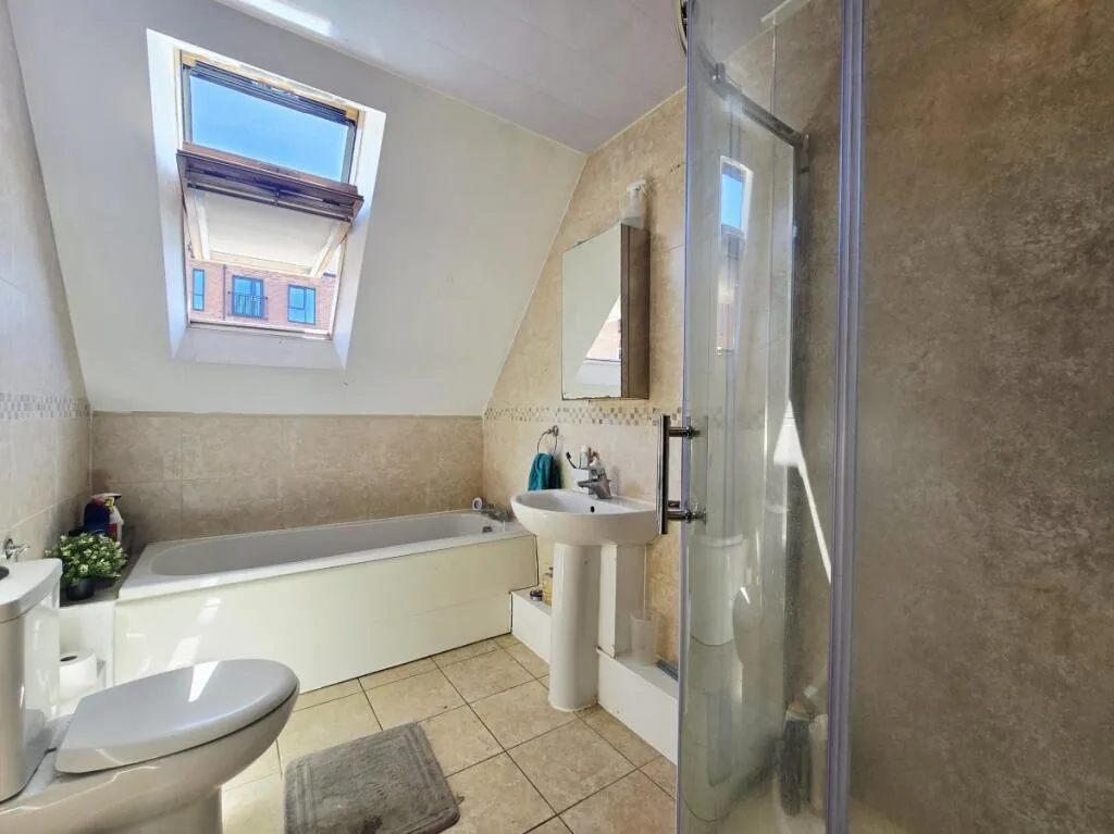 4 bedroom flat for rent