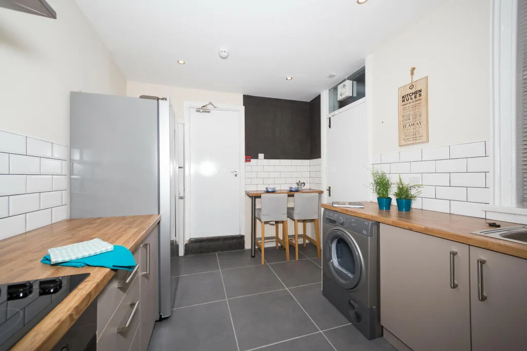 1 bedroom house share for rent