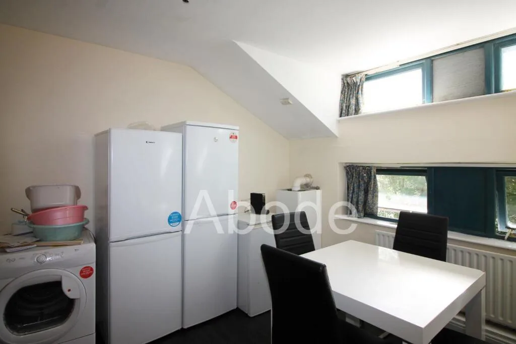 4 bedroom flat for rent
