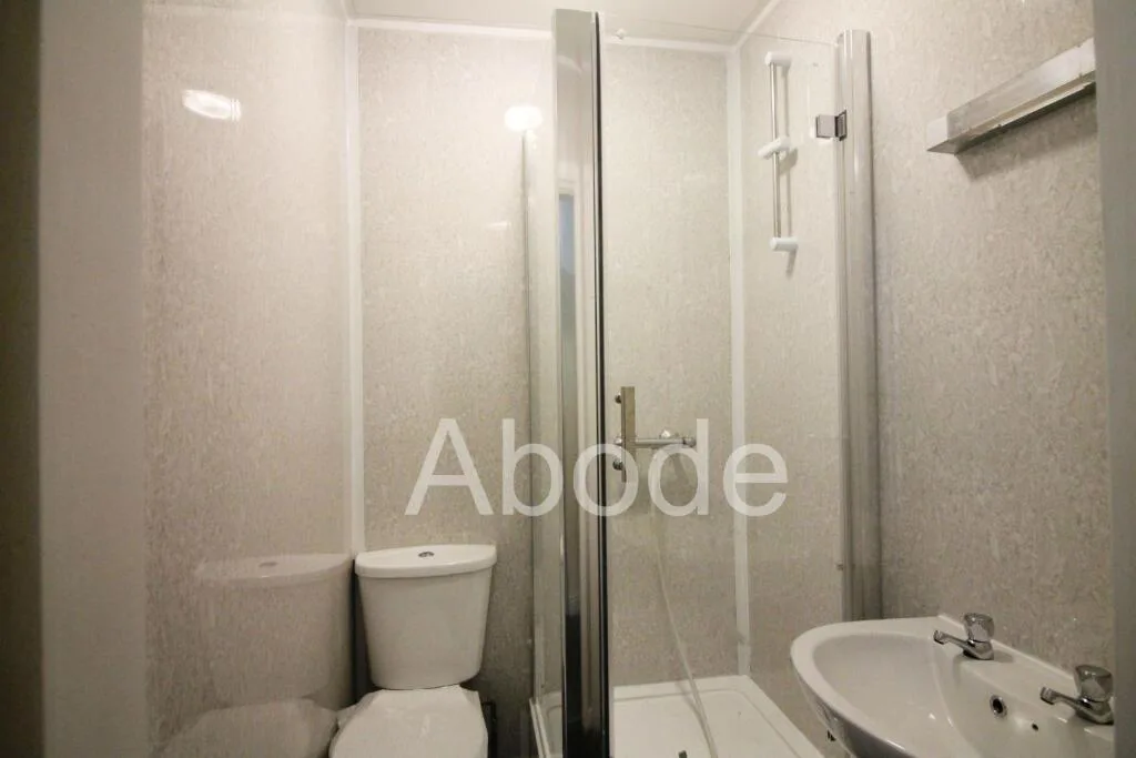 4 bedroom flat for rent