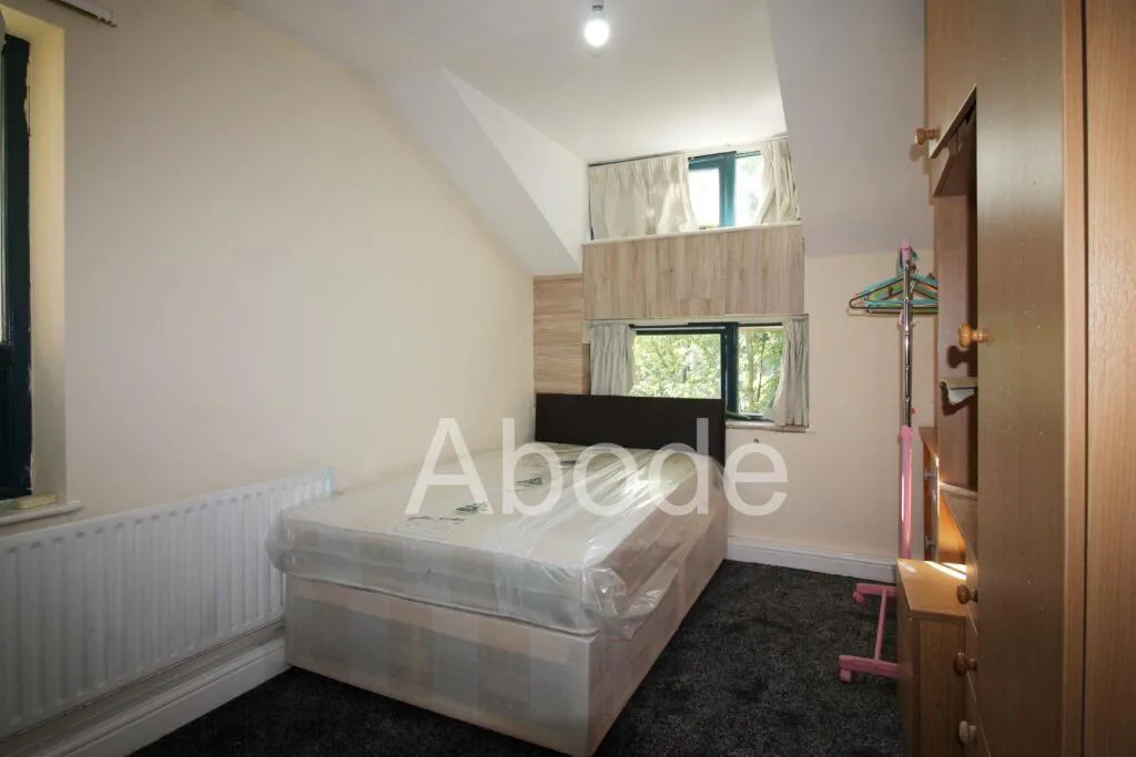4 bedroom flat for rent