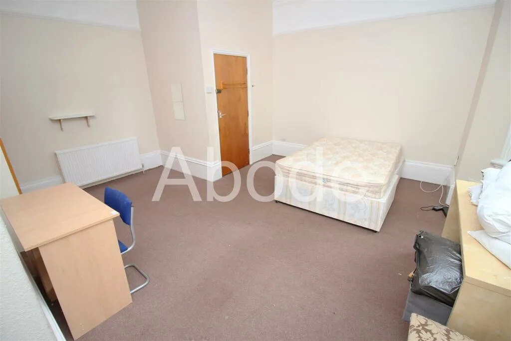 10 bedroom house for rent