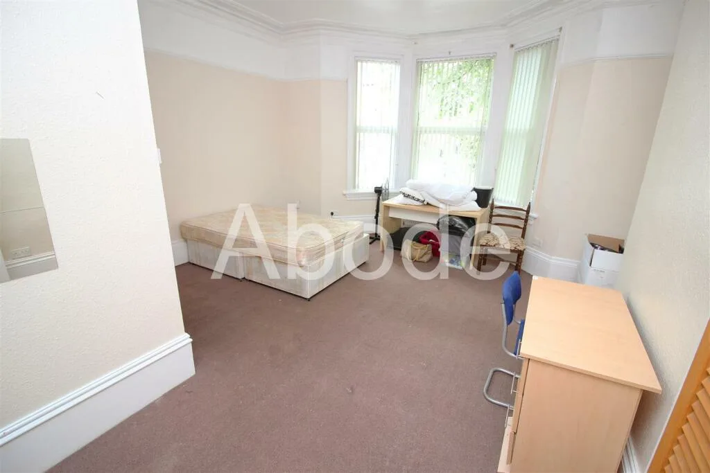 10 bedroom house for rent