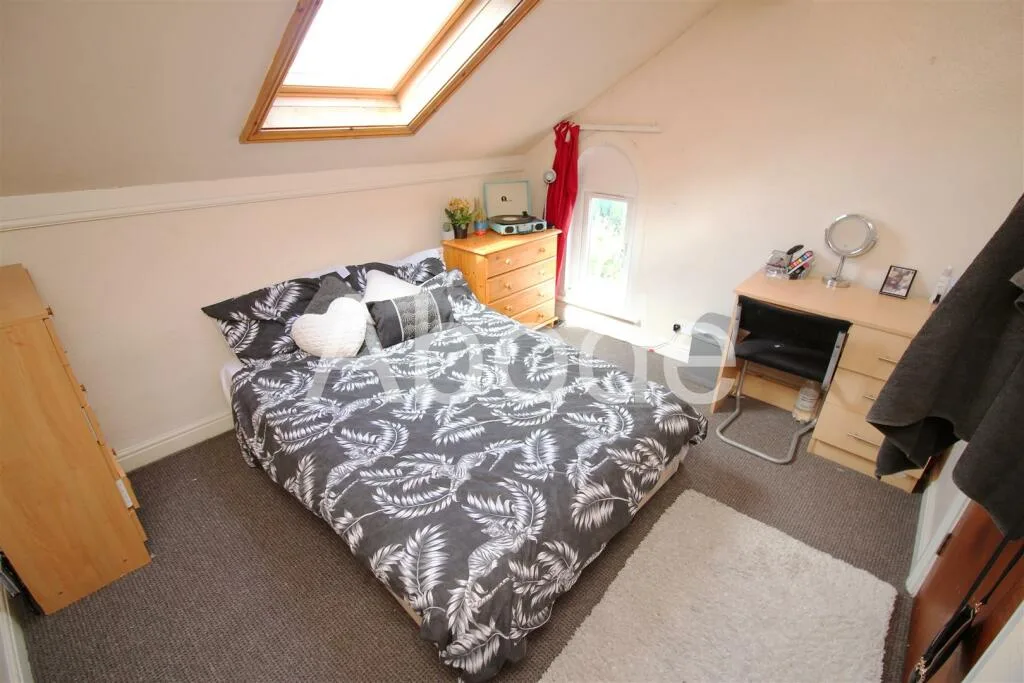 10 bedroom house for rent