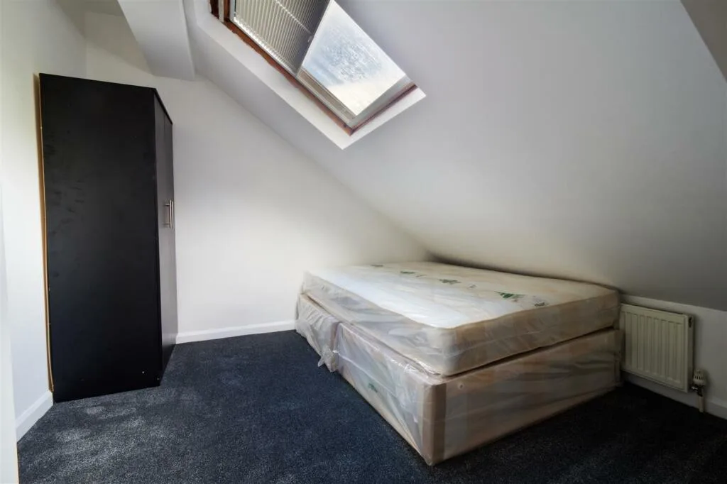 10 bedroom house for rent