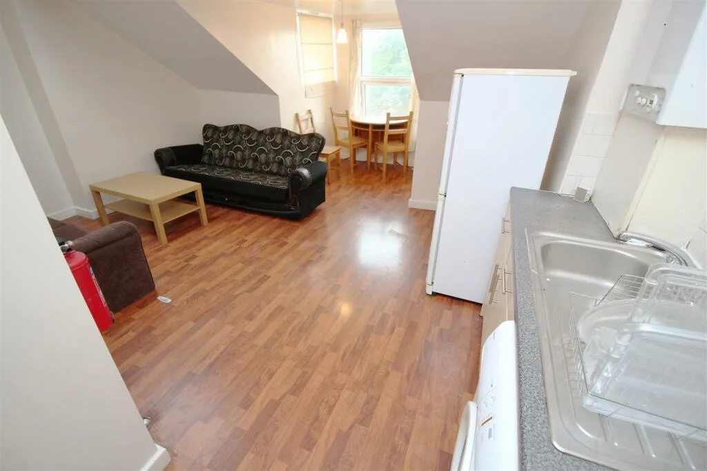 9 bedroom house for rent
