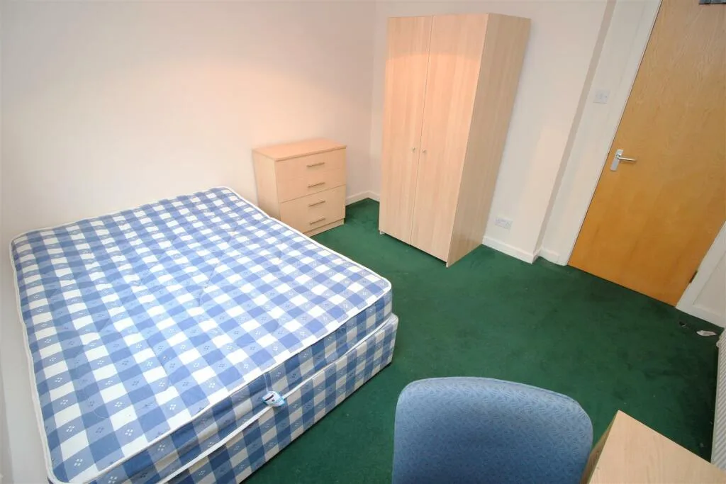 9 bedroom house for rent