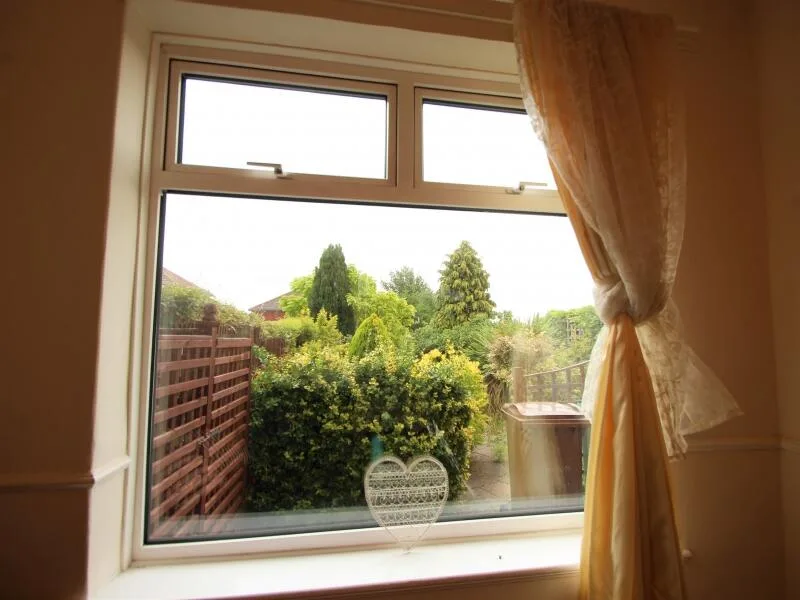 3 bedroom semi-detached house for rent
