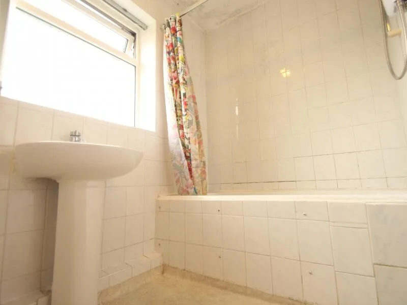 3 bedroom semi-detached house for rent