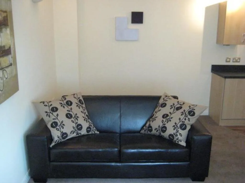 2 bedroom cottage for rent
