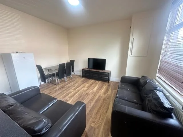 4 bedroom terraced house for rent