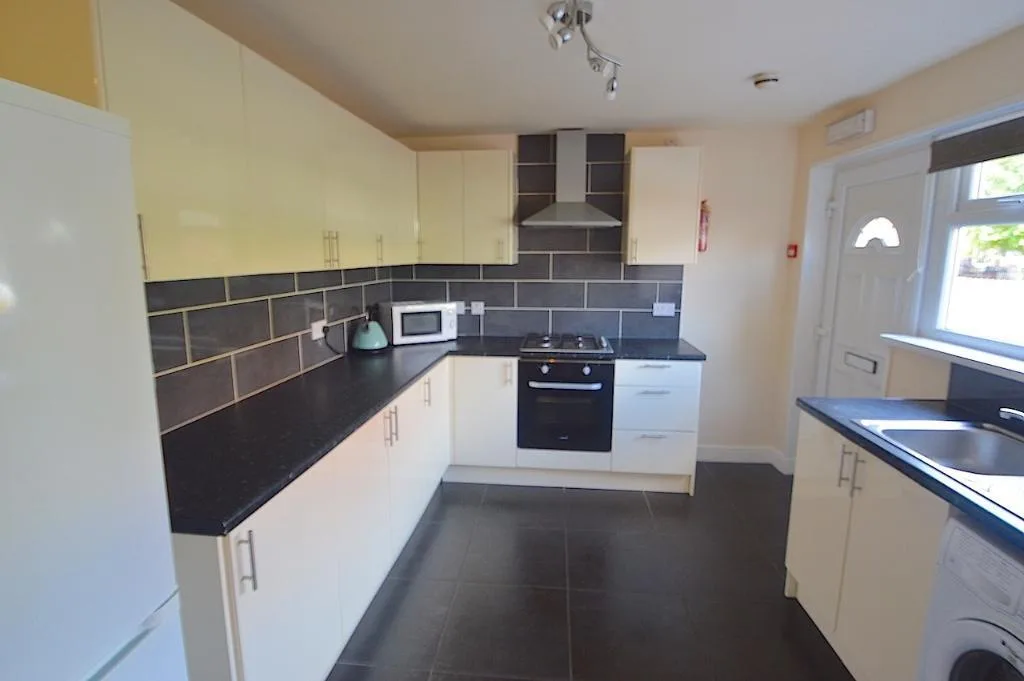 4 bedroom terraced house for rent