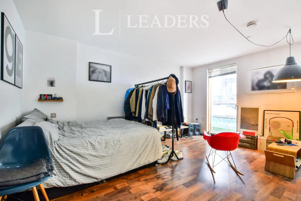 Studio flat for rent