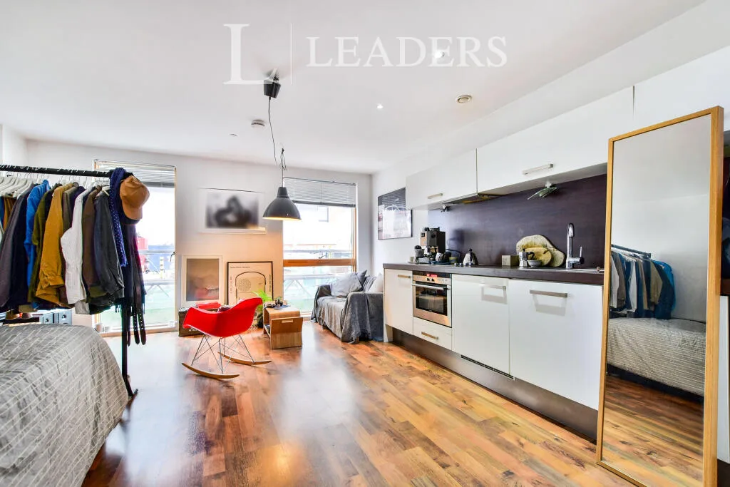Studio flat for rent
