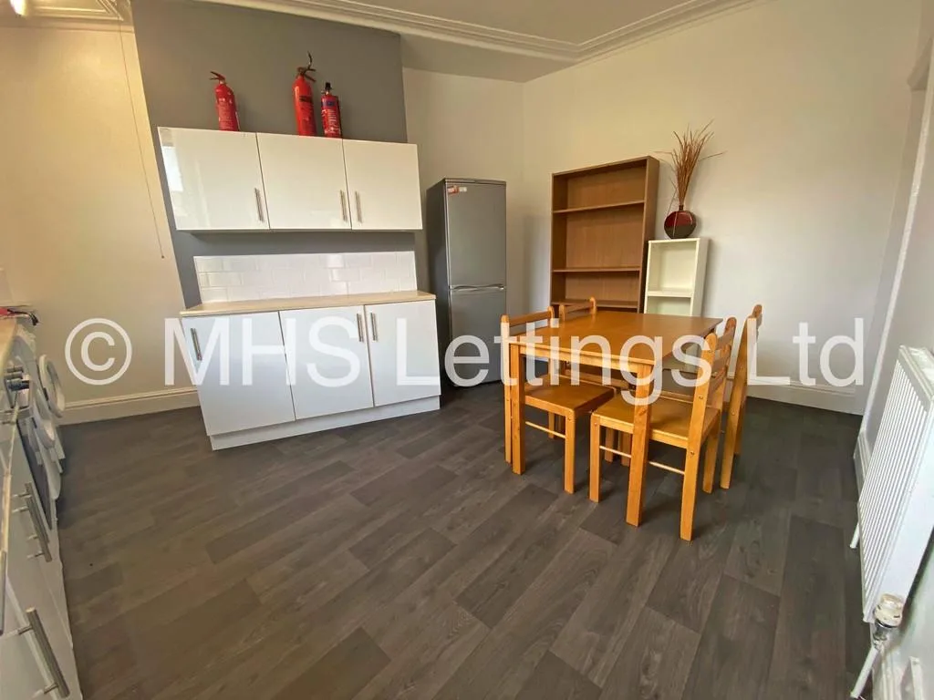 4 bedroom end of terrace house for rent